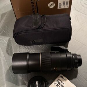 Nikon AF-S Nikkor 300mm f/4D IF-ED lens